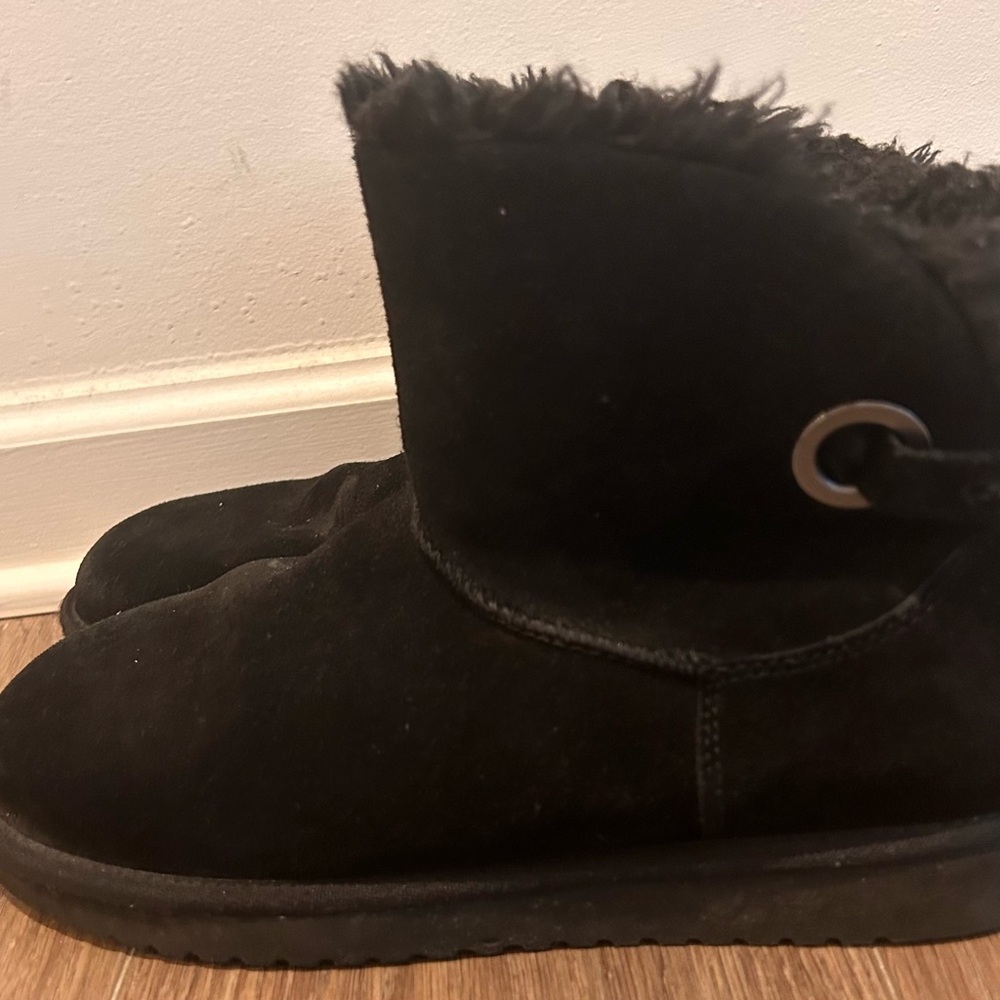 Koolaburra Black Suede Boots with Fuzzy Trim